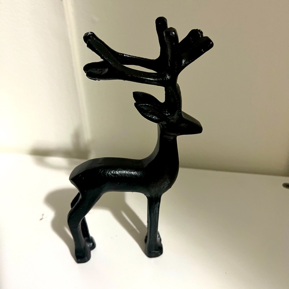 Deer black
